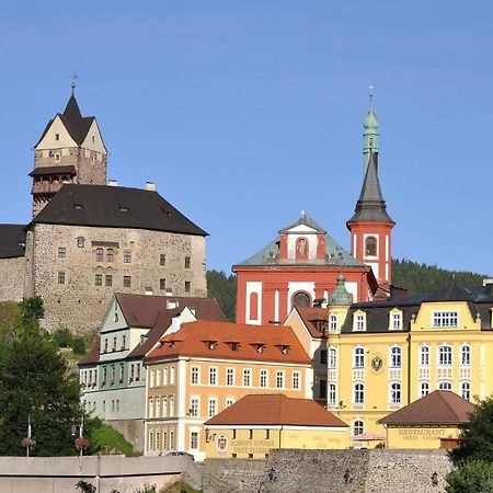 Hotel Cisar Ferdinand Локет Екстер'єр фото