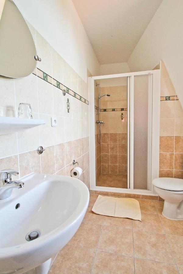 Hotel Cisar Ferdinand Локет Номер фото