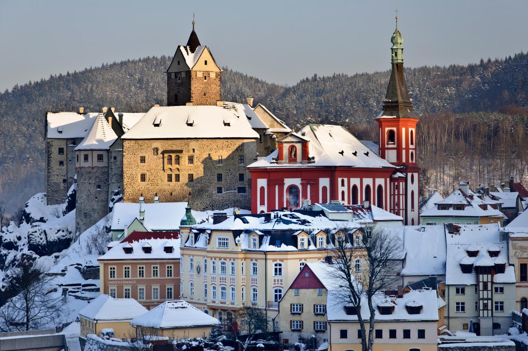Hotel Cisar Ferdinand Локет Екстер'єр фото