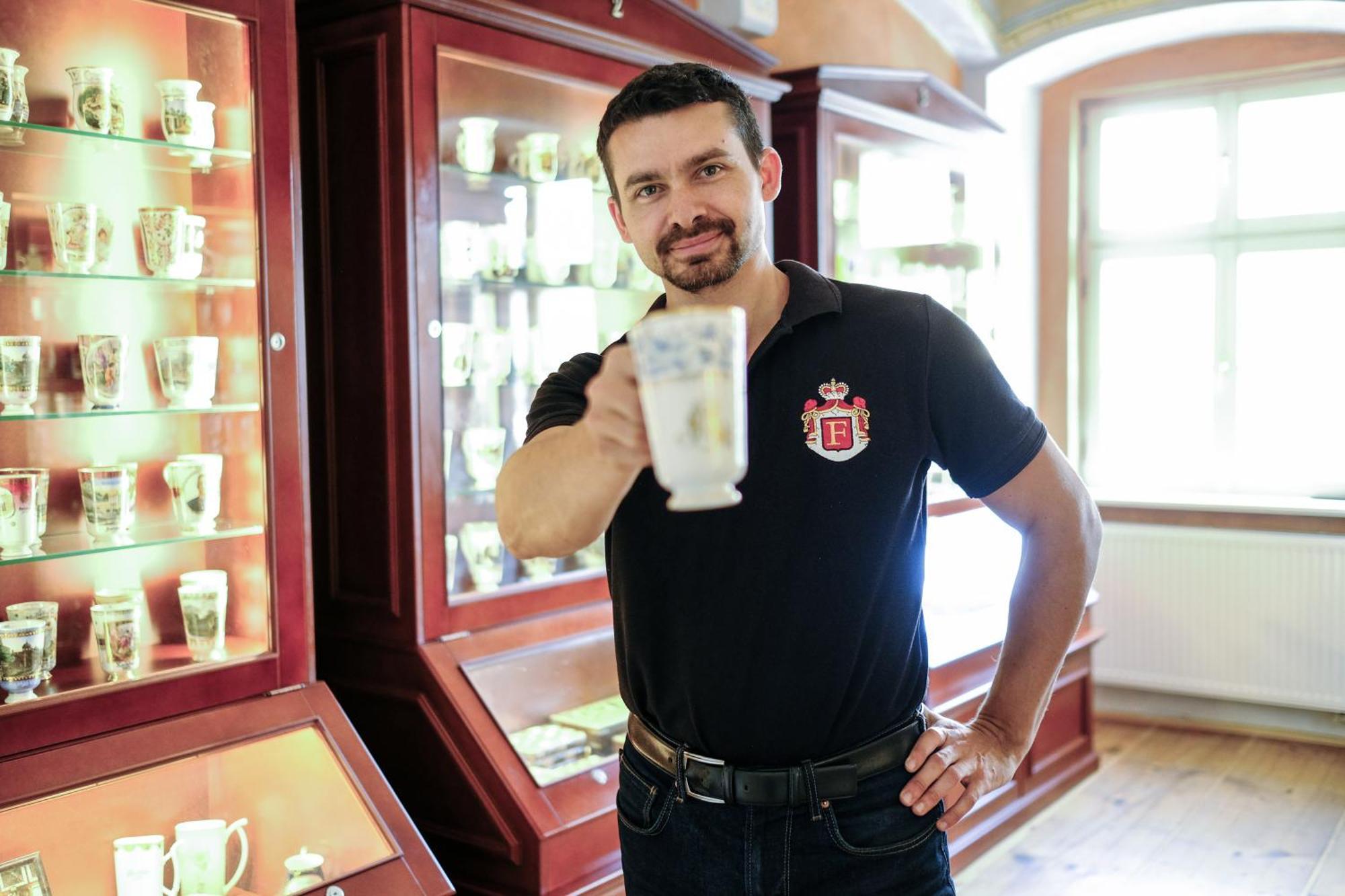 Hotel Cisar Ferdinand Локет Екстер'єр фото
