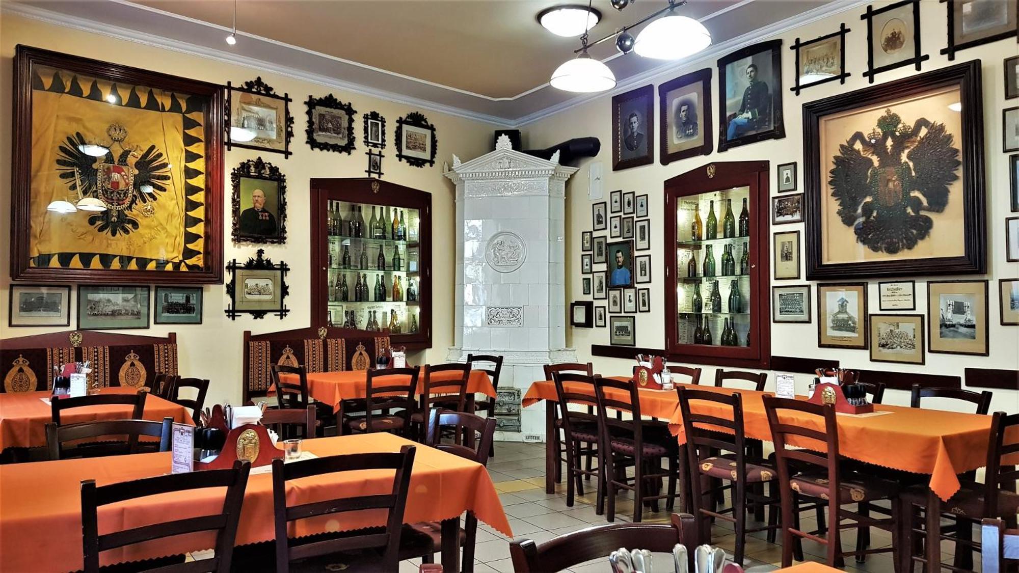 Hotel Cisar Ferdinand Локет Екстер'єр фото