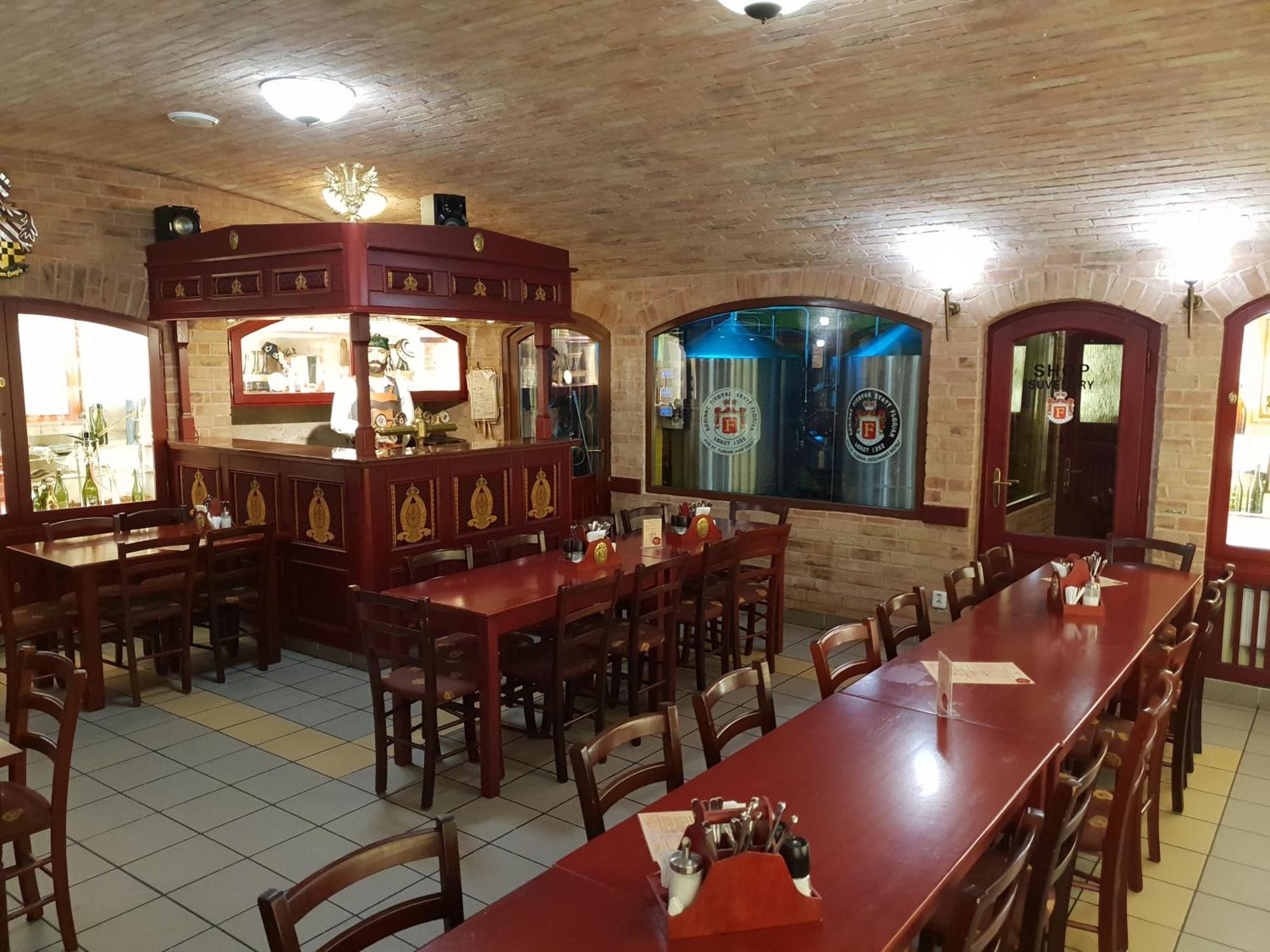 Hotel Cisar Ferdinand Локет Екстер'єр фото