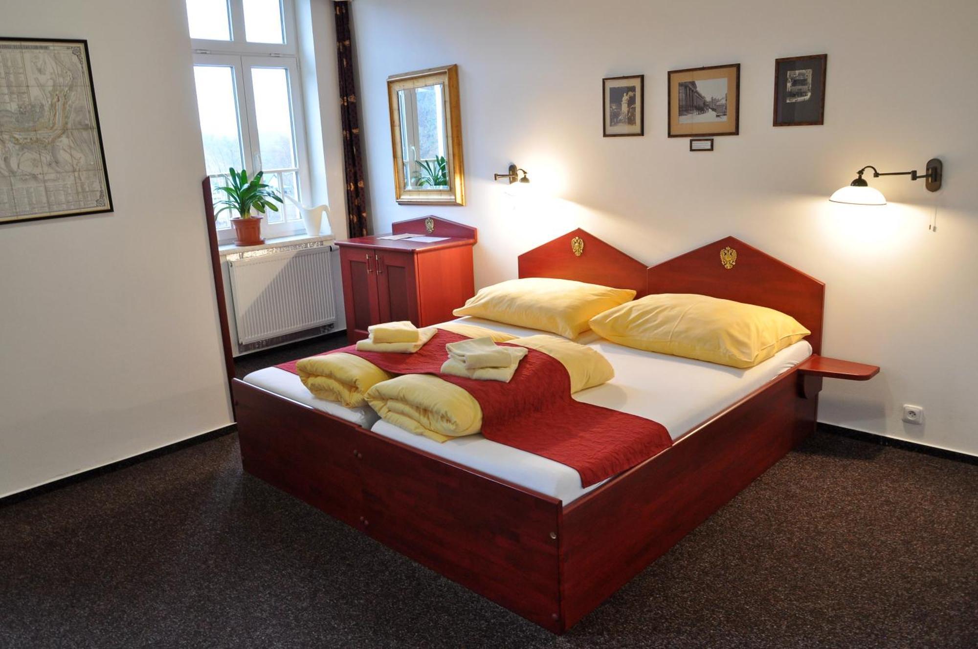 Hotel Cisar Ferdinand Локет Екстер'єр фото